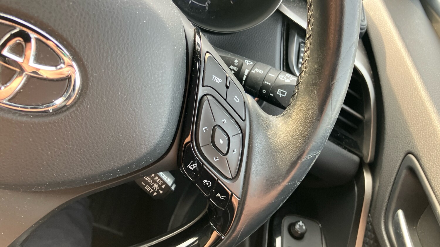 Used Toyota C-HR 2018 for sale - 78198701: Photo 46