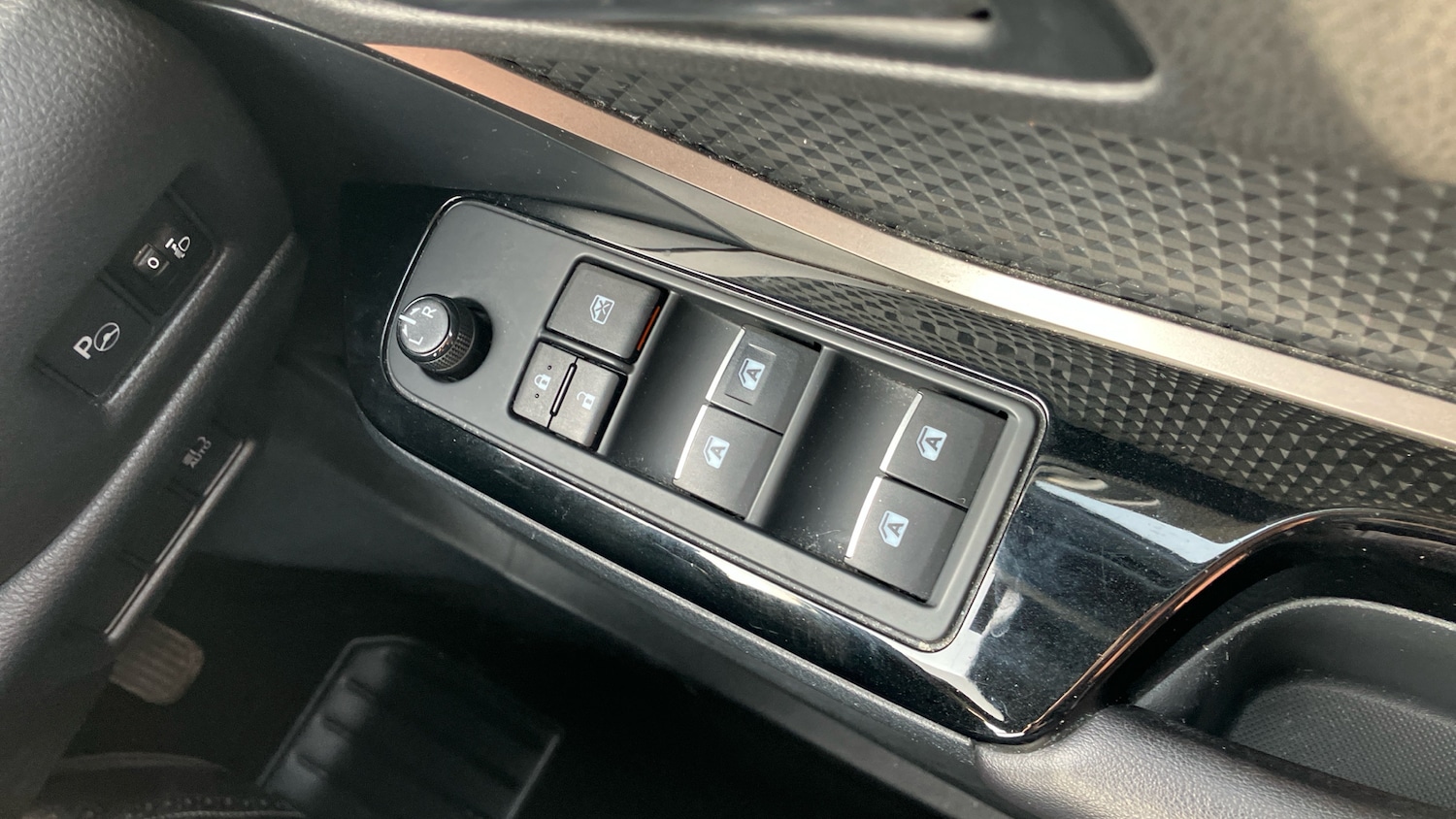 Used Toyota C-HR 2018 for sale - 78198701: Photo 48