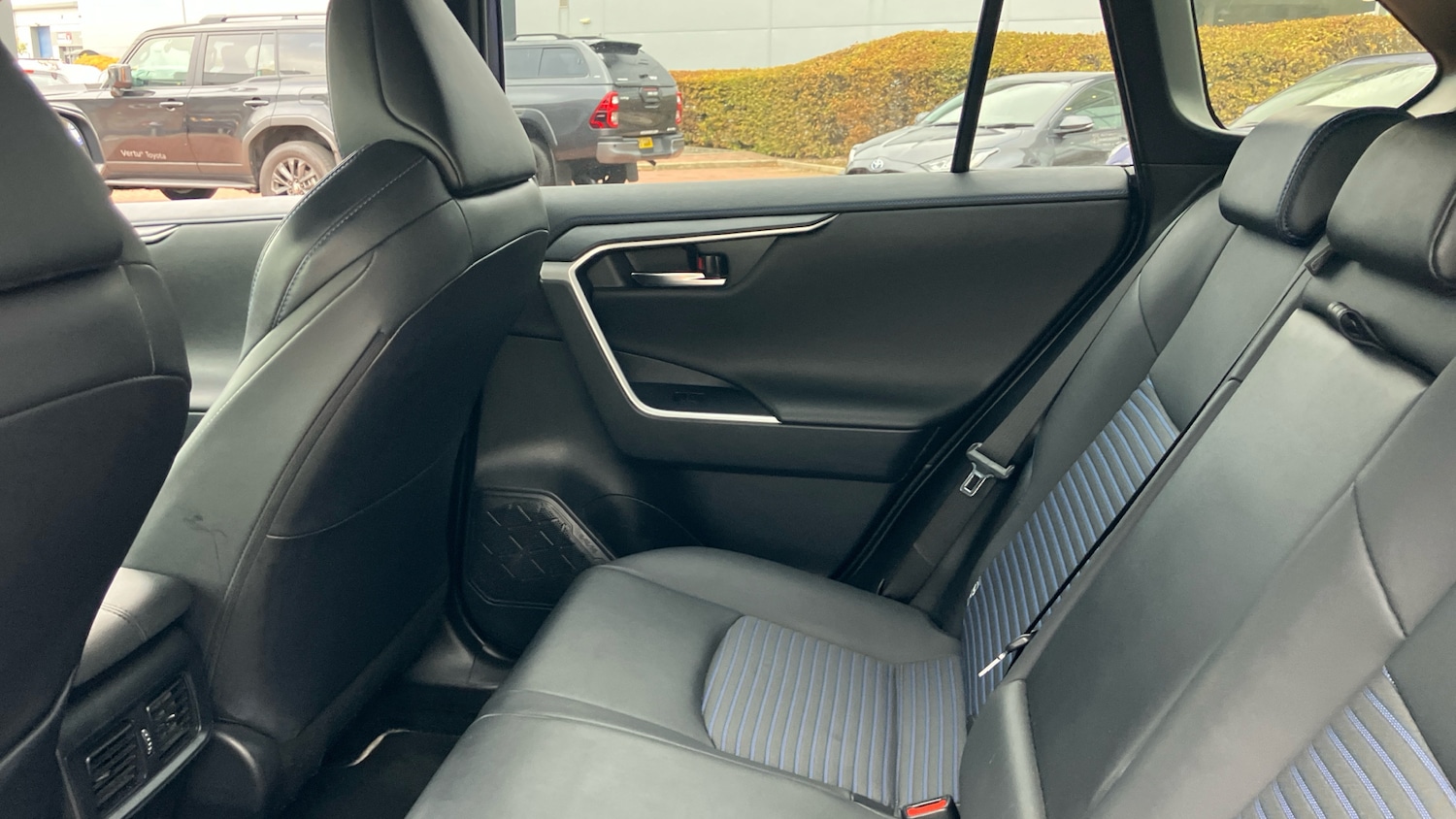 Used Toyota RAV4 2022 for sale - 76792889: Photo 13