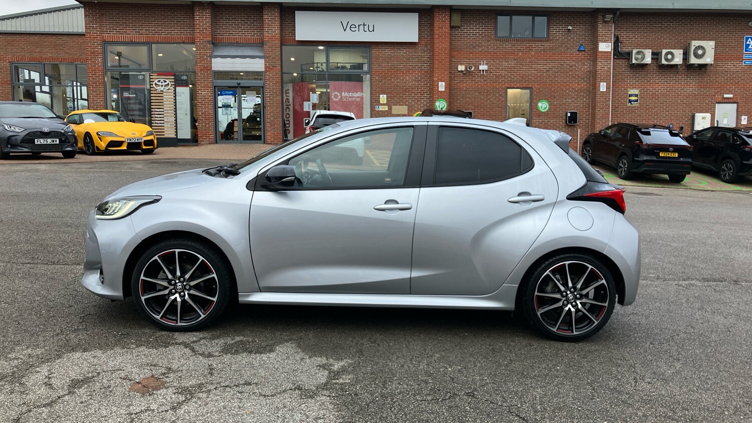 Used Toyota Yaris 2023 for sale - 76796798: Photo 17