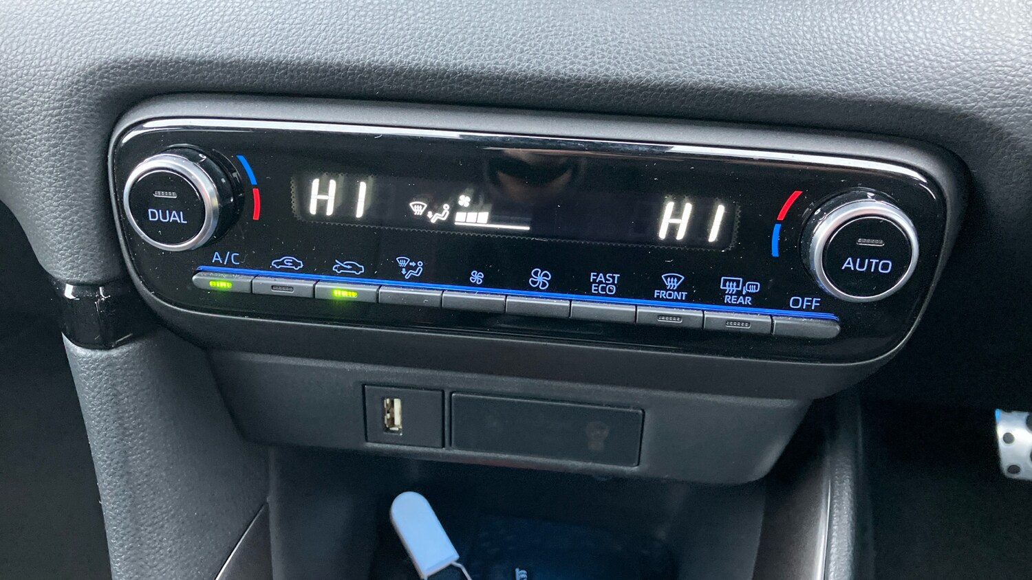 Used Toyota Yaris 2023 for sale - 76796798: Photo 51