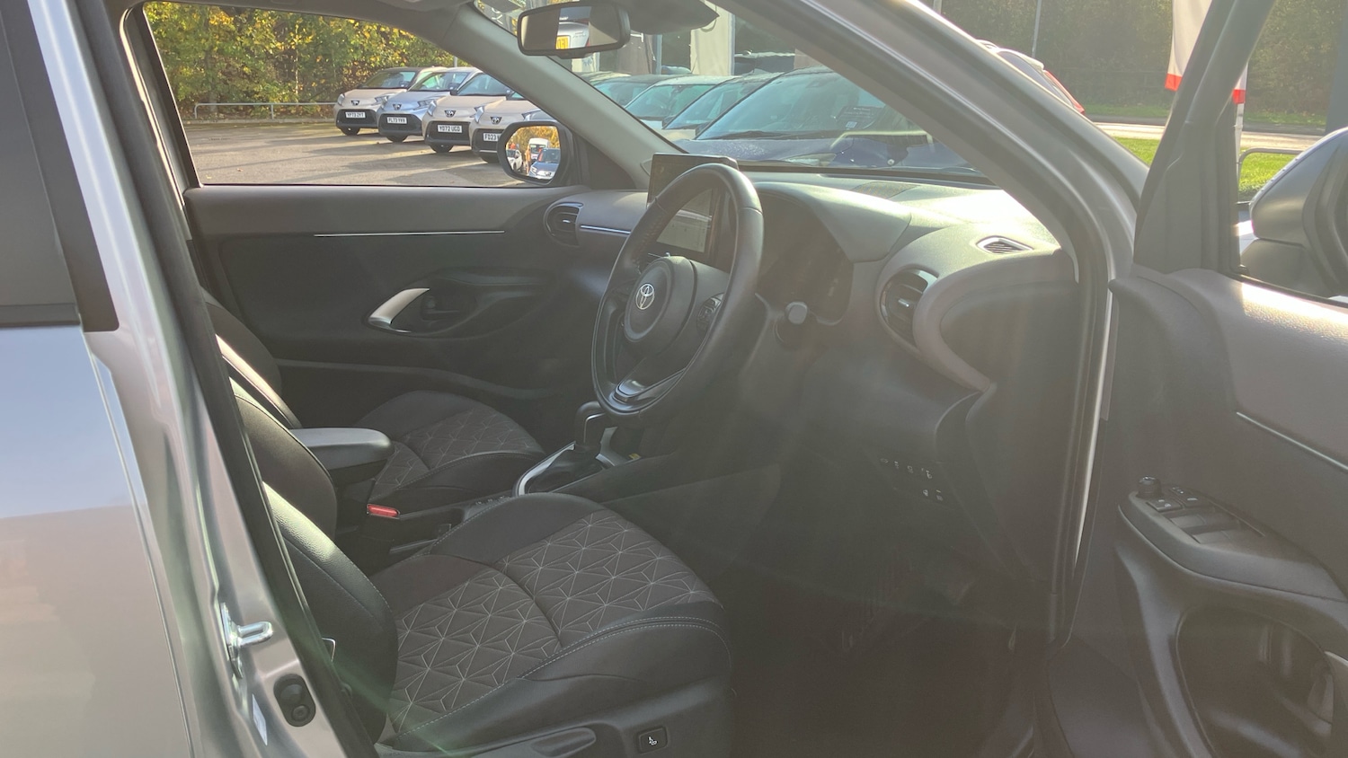 Used Toyota Yaris Cross 2024 for sale - 76413260: Photo 11