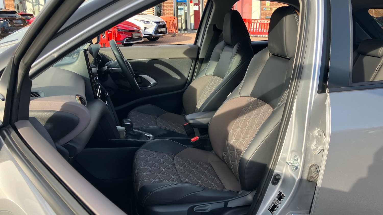 Used Toyota Yaris Cross 2024 for sale - 76413260: Photo 43