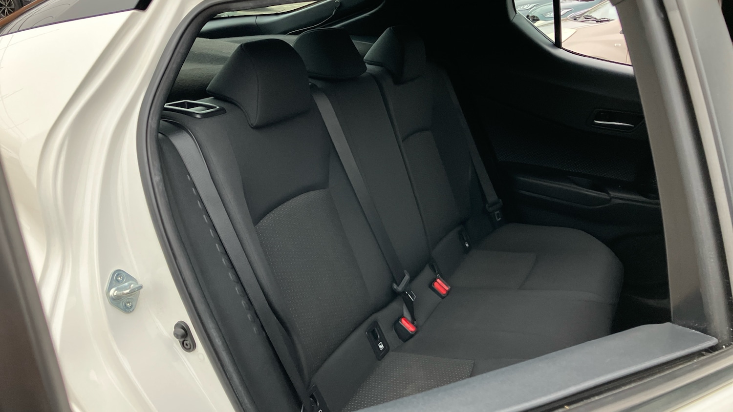 Used Toyota C-HR 2018 for sale - 77676977: Photo 41