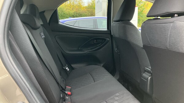 Used Toyota Yaris 2024 for sale - 76183140: Photo 12
