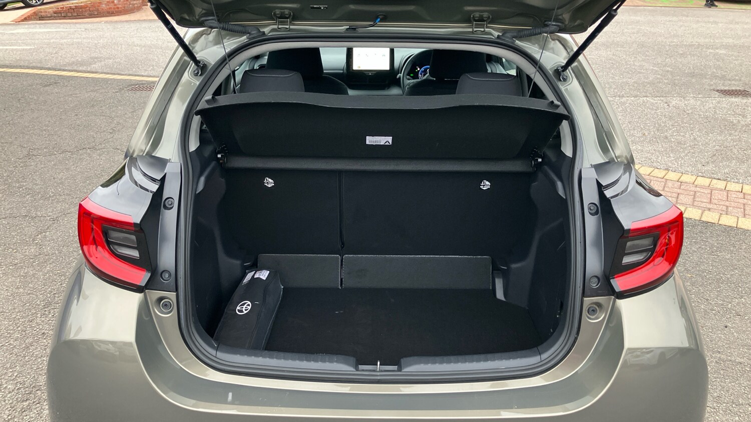 Used Toyota Yaris 2024 for sale - 76183140: Photo 14