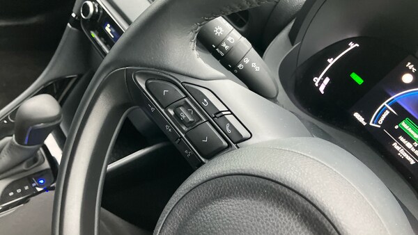 Used Toyota Yaris 2024 for sale - 76183140: Photo 31
