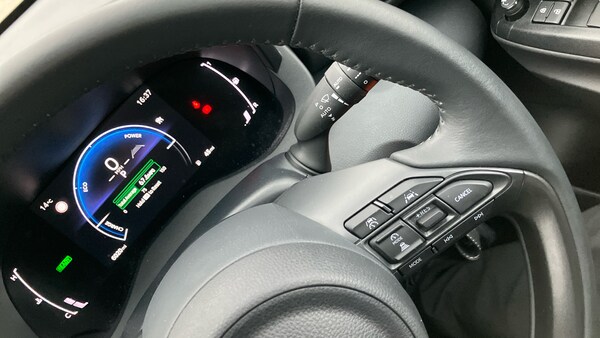 Used Toyota Yaris 2024 for sale - 76183140: Photo 32