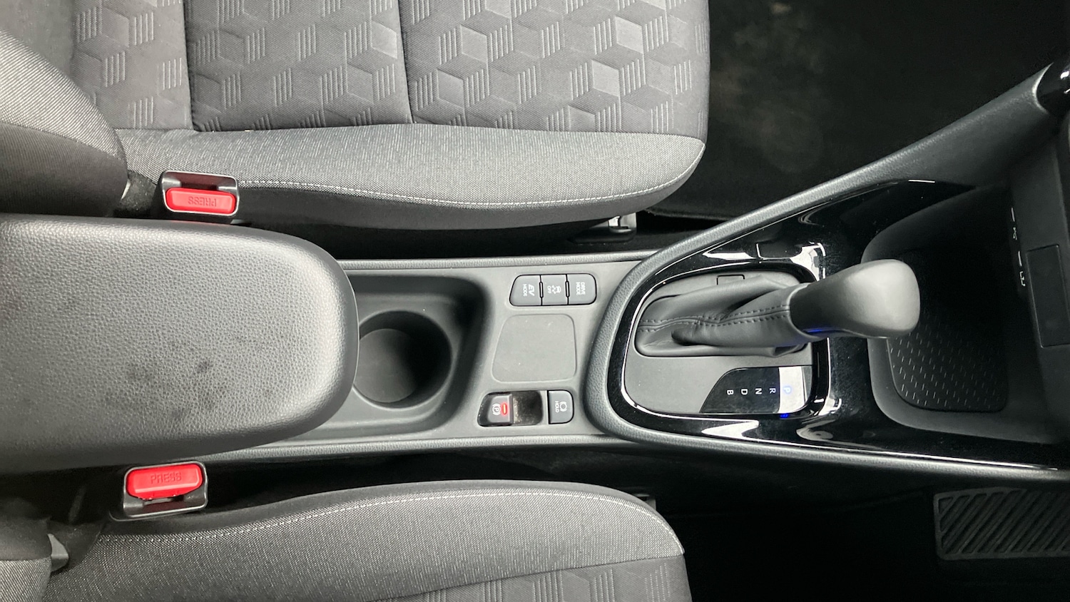 Used Toyota Yaris 2024 for sale - 76183140: Photo 34