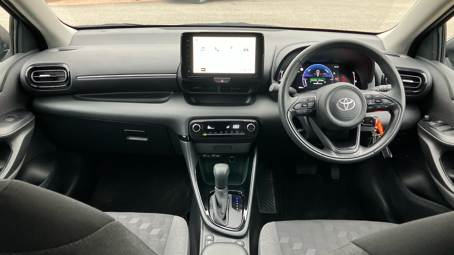 Used Toyota Yaris 2024 for sale - 76183140: Photo 5