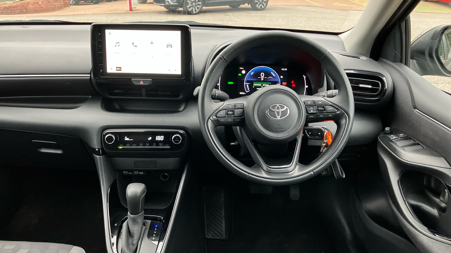 Used Toyota Yaris 2024 for sale - 76183140: Photo 6