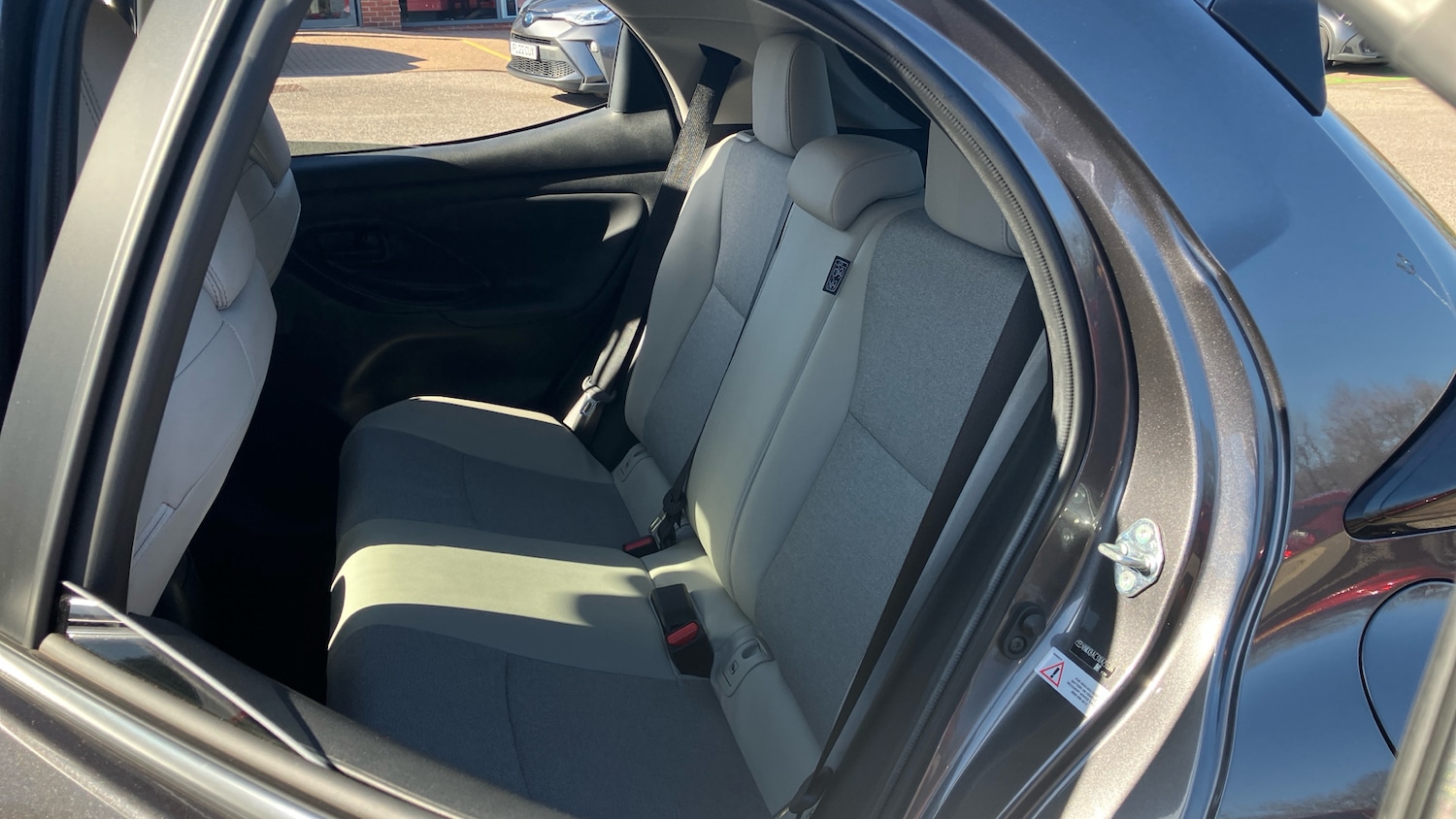 Used Toyota Yaris 2022 for sale - 77945950: Photo 42