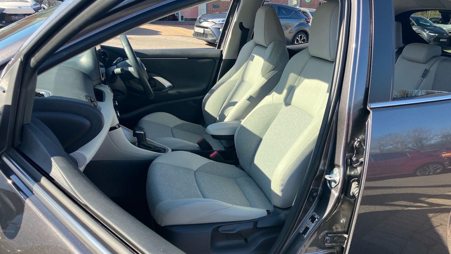 Used Toyota Yaris 2022 for sale - 77945950: Photo 43