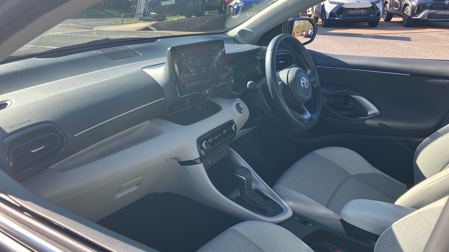 Used Toyota Yaris 2022 for sale - 77945950: Photo 44