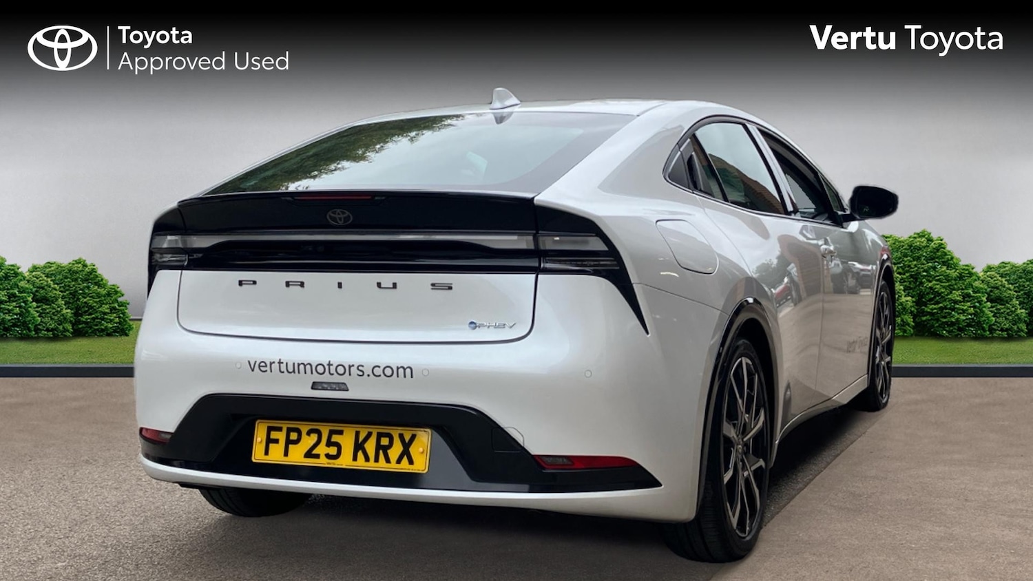 Used Toyota Prius 2025 for sale - 76101269: Photo 2