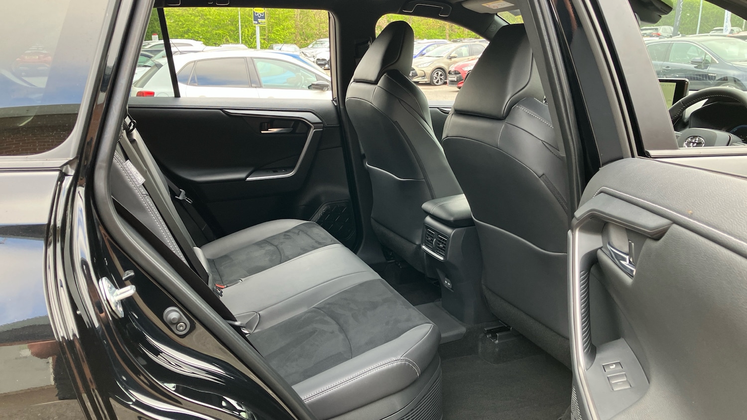 Used Toyota RAV4 2025 for sale - 76682256: Photo 12