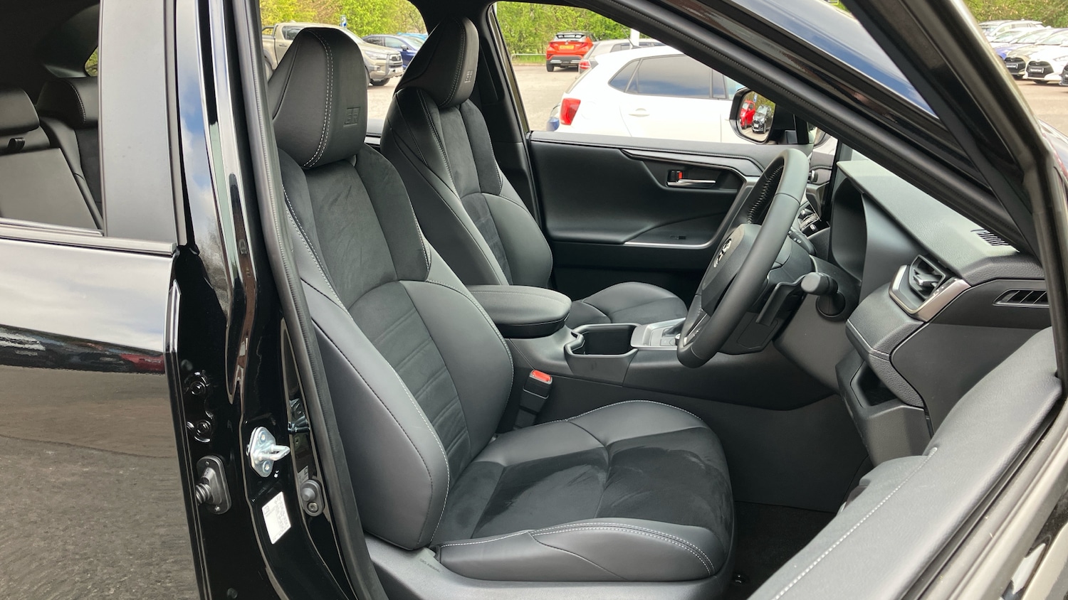 Used Toyota RAV4 2025 for sale - 76682256: Photo 40