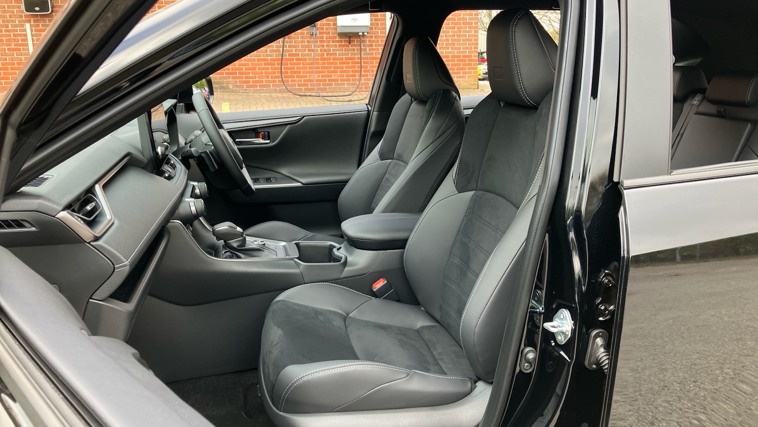 Used Toyota RAV4 2025 for sale - 76682256: Photo 44