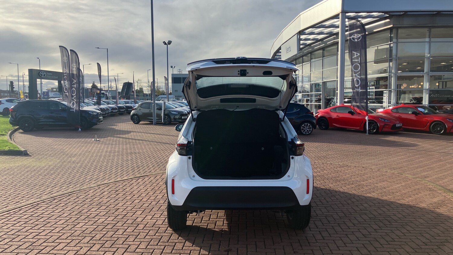 Used Toyota Yaris Cross 2023 for sale - 77530178: Photo 34