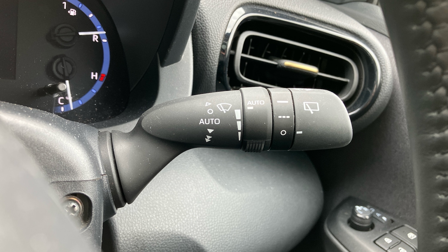 Used Toyota Yaris Cross 2022 for sale - 78149810: Photo 36