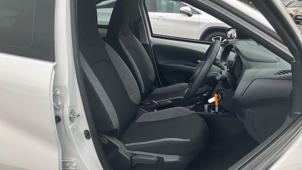 Used Toyota Aygo X 2023 for sale - 76299222: Photo 37