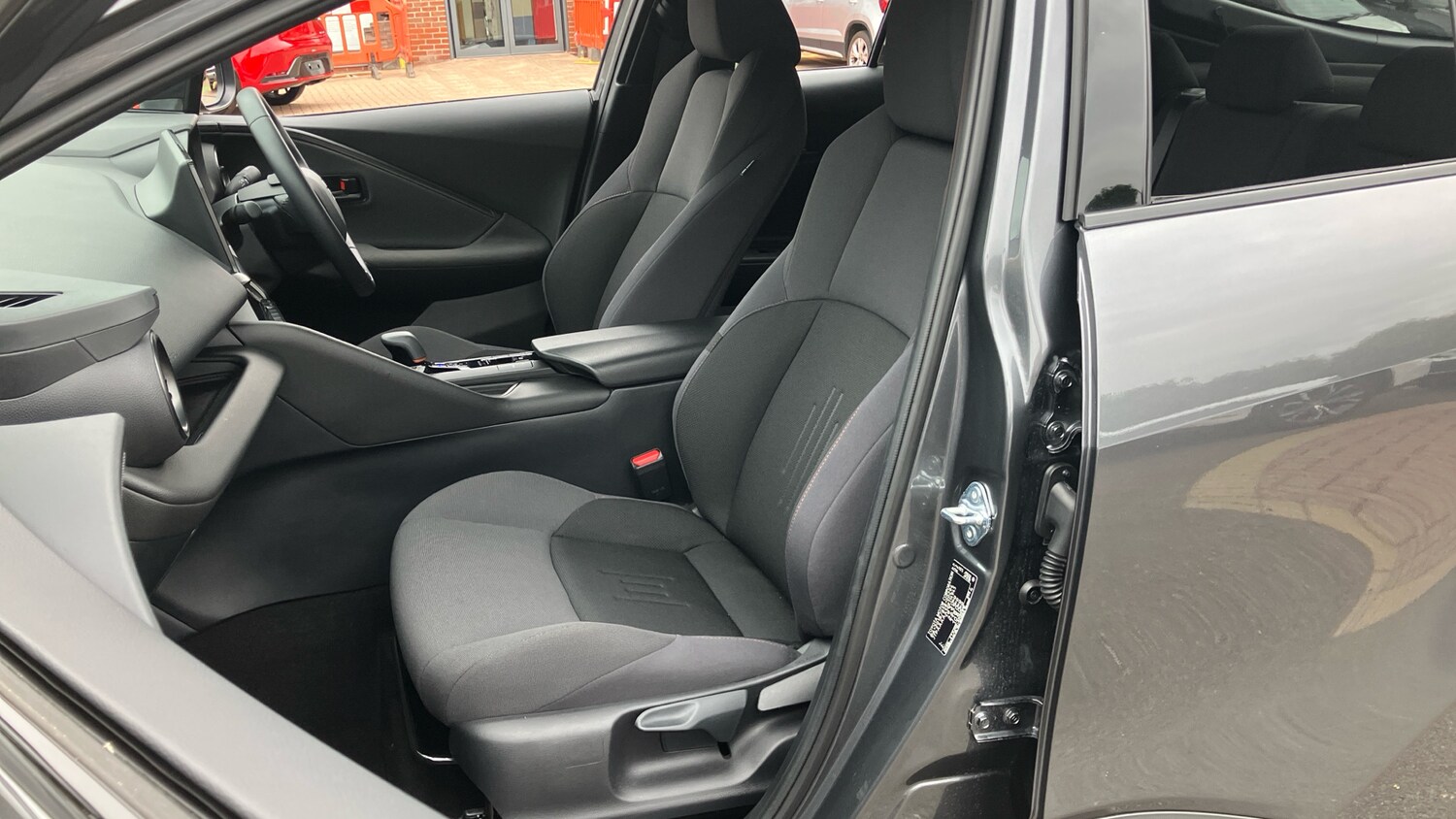 Used Toyota C-HR 2025 for sale - 76146434: Photo 41