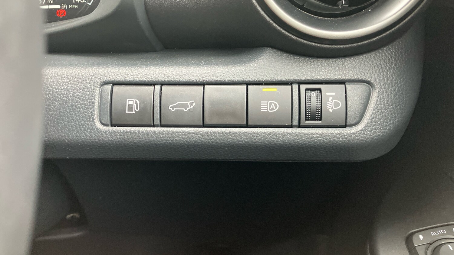 Used Toyota C-HR 2025 for sale - 76146434: Photo 47