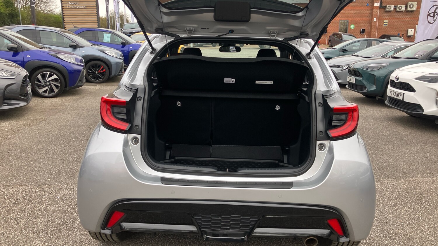 Used Toyota Yaris 2023 for sale - 77998213: Photo 14