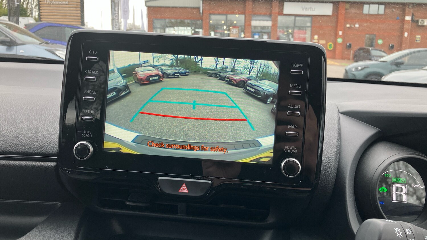 Used Toyota Yaris 2023 for sale - 77998213: Photo 27