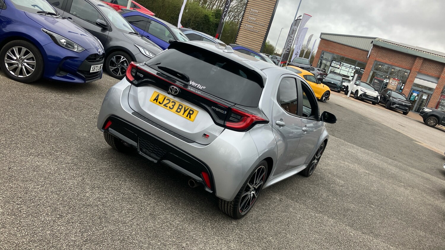 Used Toyota Yaris 2023 for sale - 77998213: Photo 31