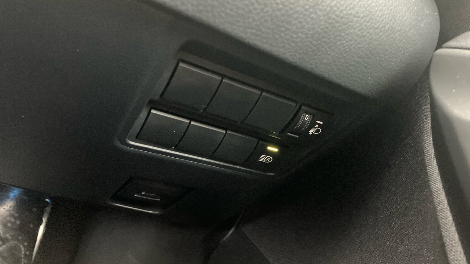 Used Toyota Yaris 2023 for sale - 77998213: Photo 43