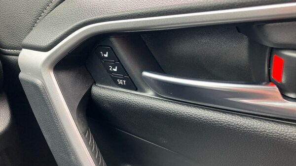 Used Toyota RAV4 2022 for sale - 76064080: Photo 51