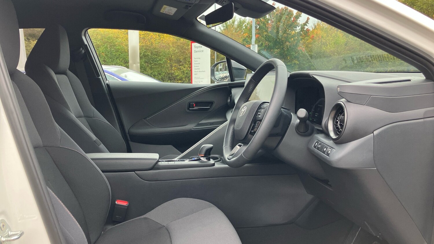 Used Toyota C-HR 2024 for sale - 76588514: Photo 11