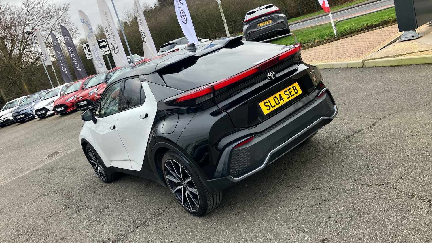 Used Toyota C-HR 2024 for sale - 77763375: Photo 30