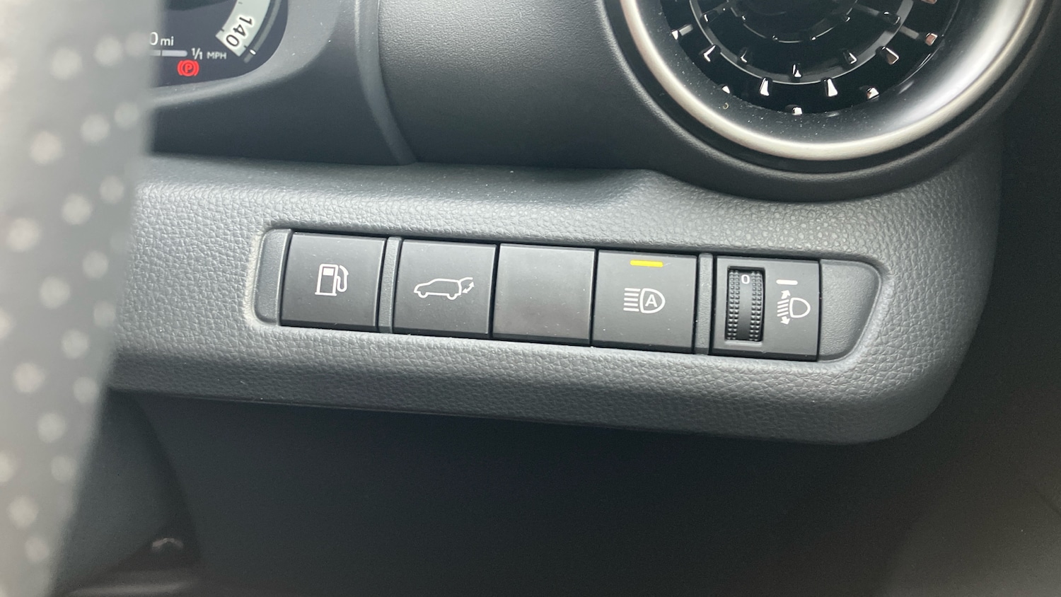 Used Toyota C-HR 2024 for sale - 77763375: Photo 45