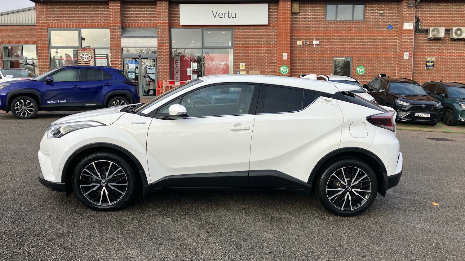 Used Toyota C-HR 2019 for sale - 76531330: Photo 17