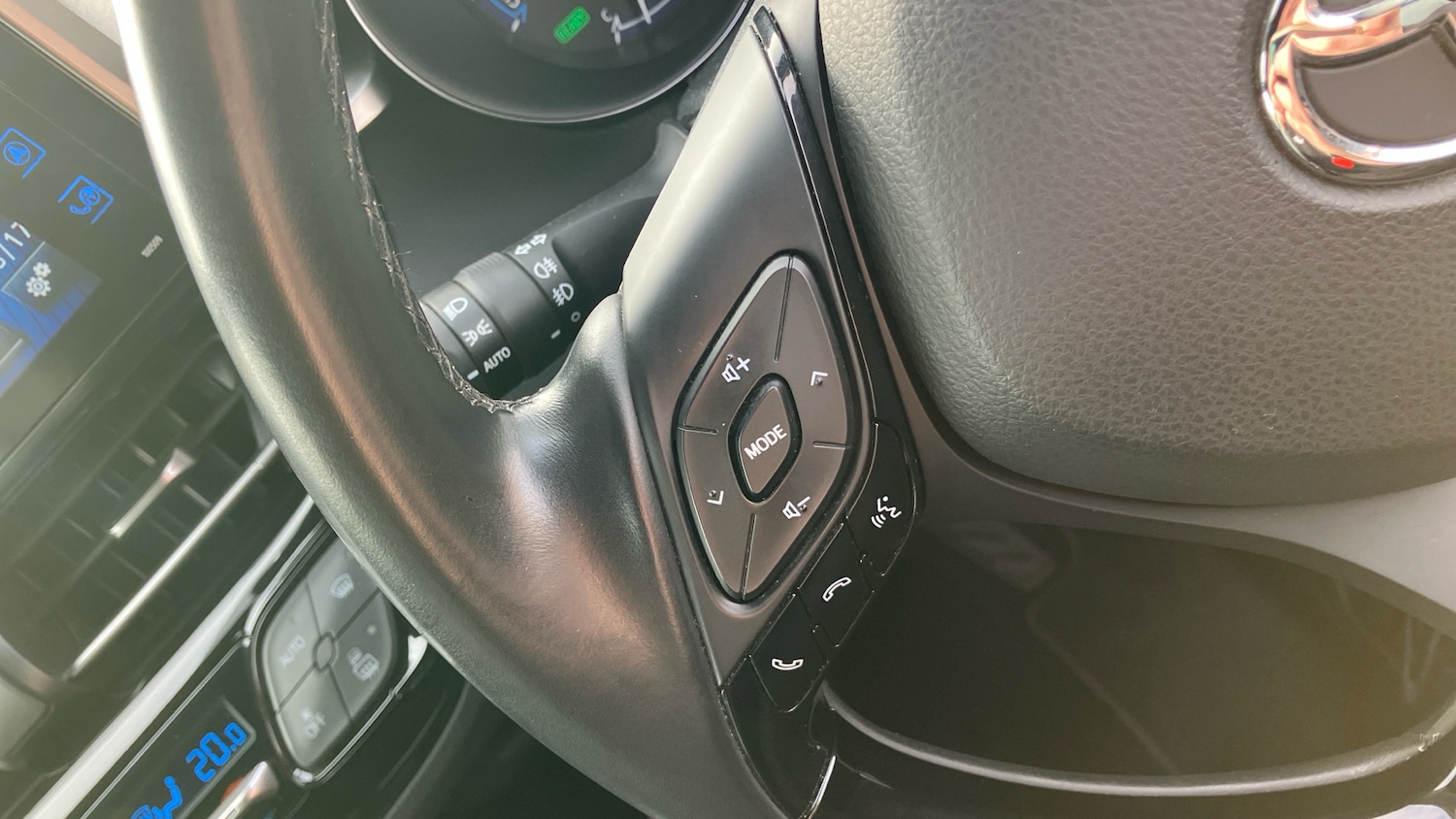 Used Toyota C-HR 2019 for sale - 76531330: Photo 45