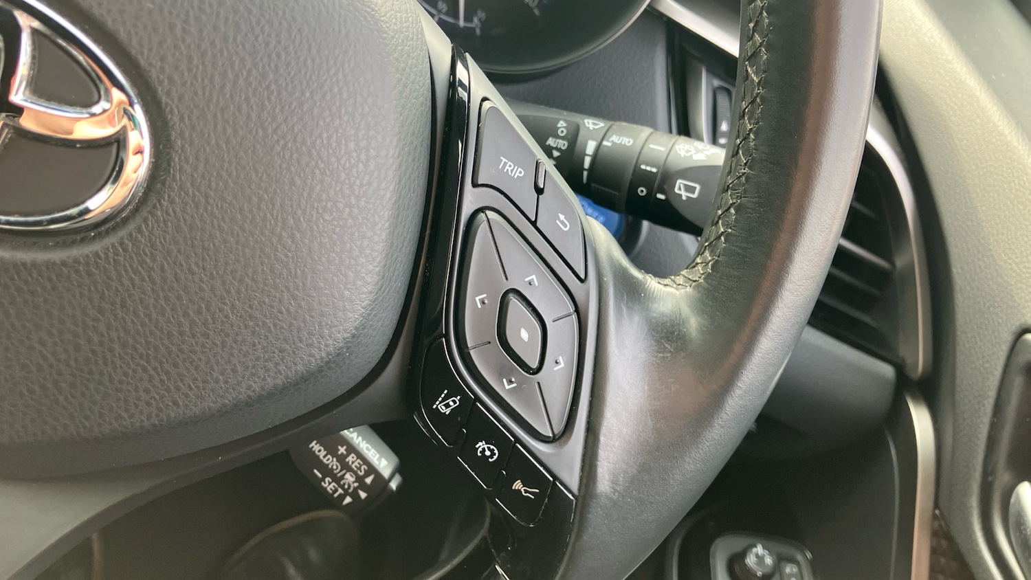 Used Toyota C-HR 2019 for sale - 76531330: Photo 46