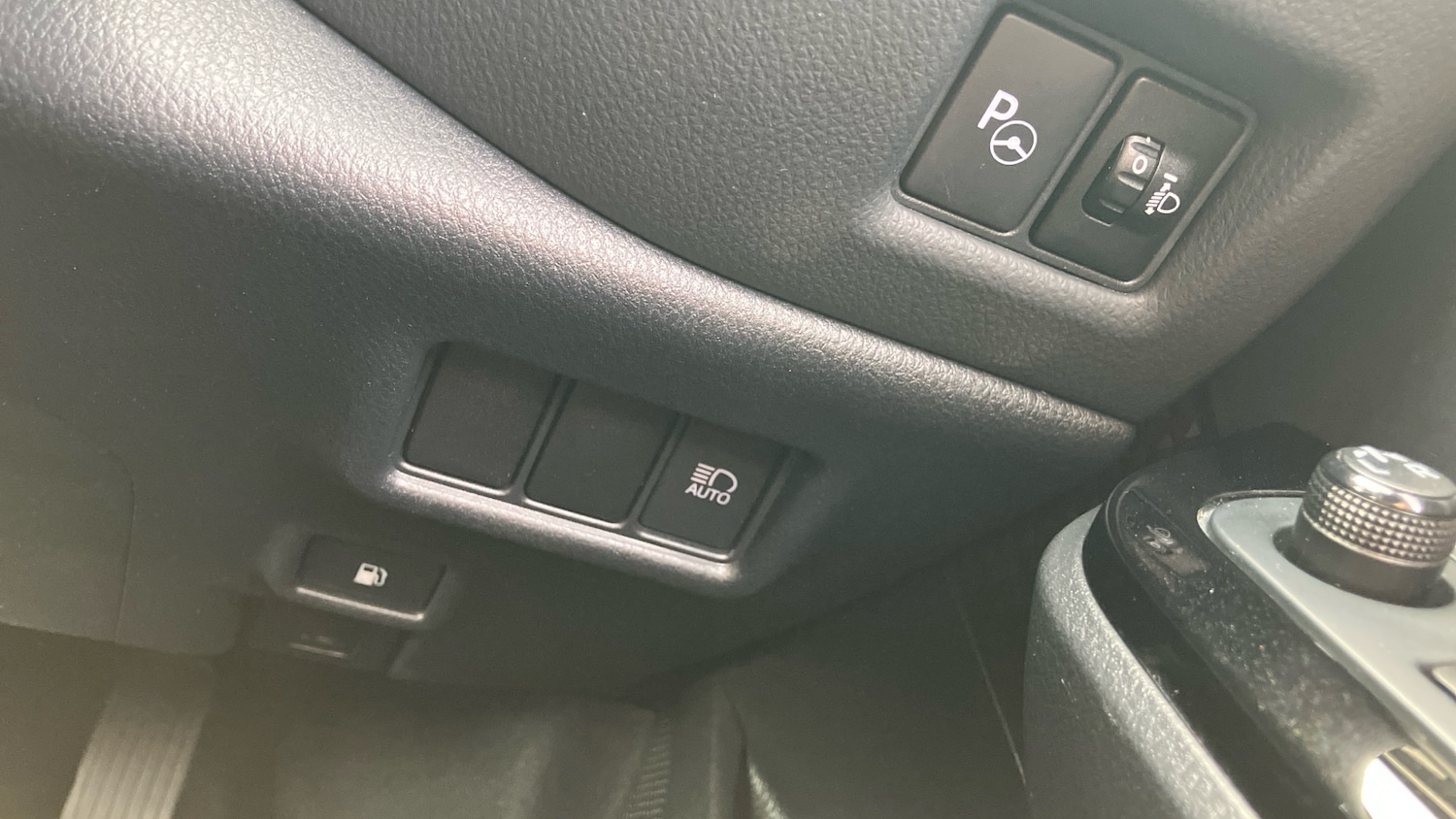 Used Toyota C-HR 2019 for sale - 76531330: Photo 47