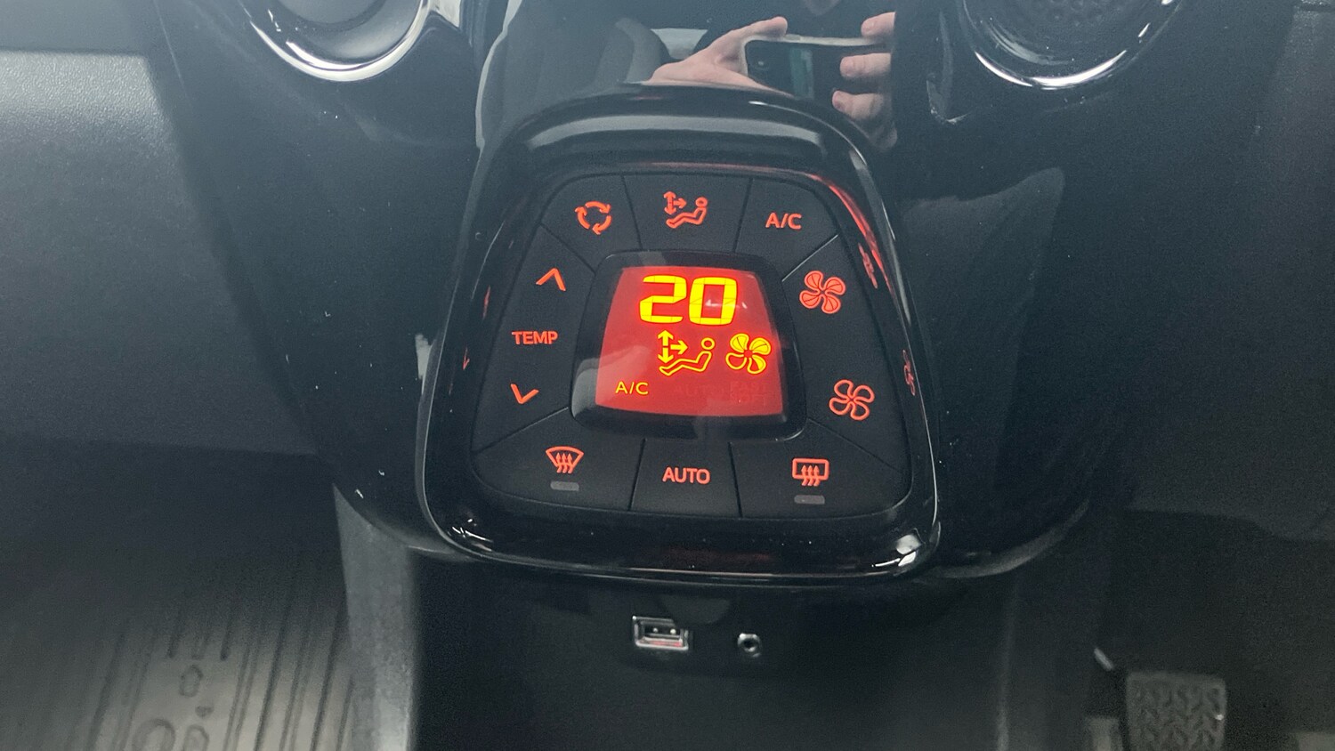 Used Toyota AYGO 2022 for sale - 76640811: Photo 44