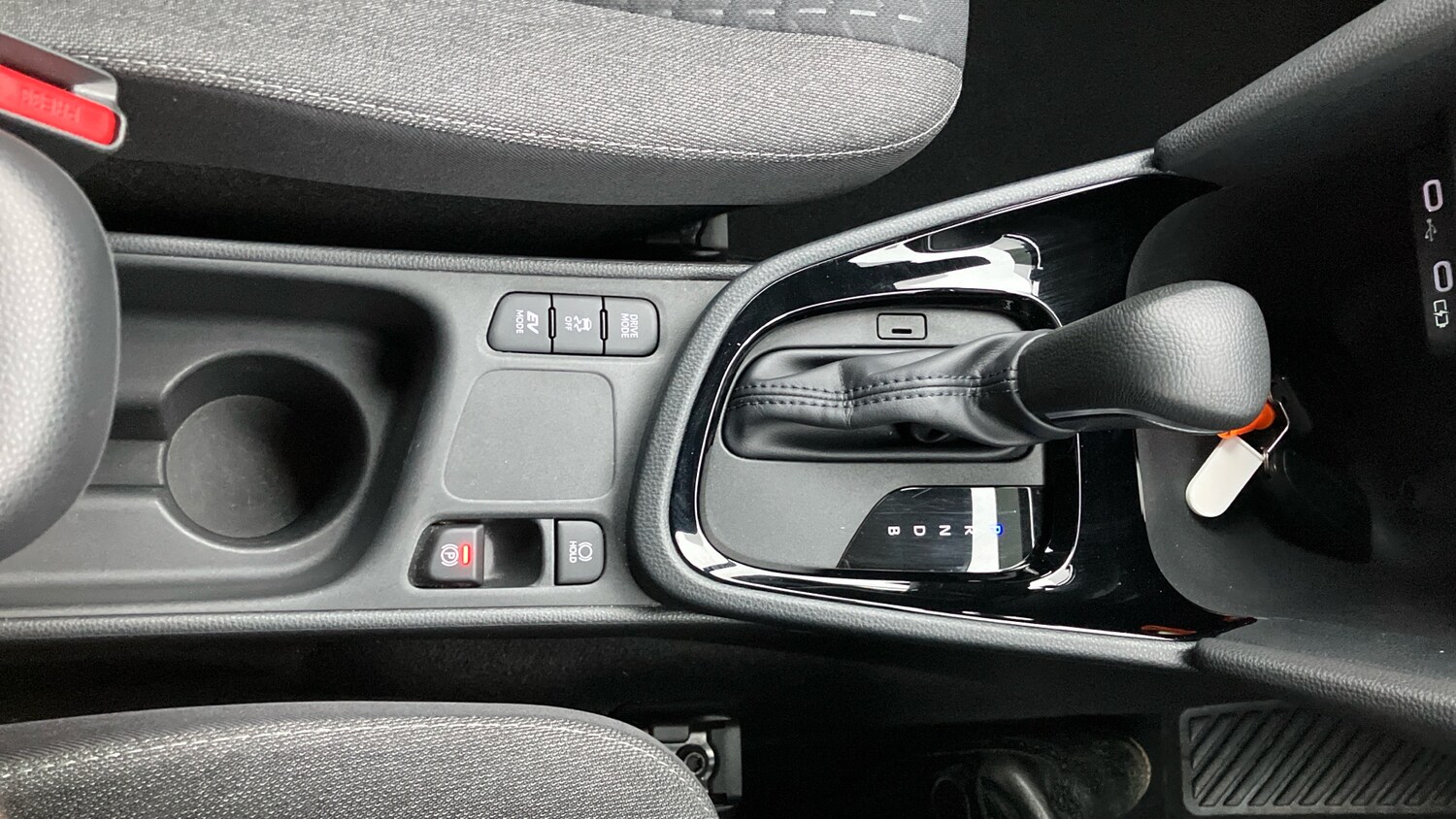 Used Toyota Yaris Cross 2025 for sale - 77493170: Photo 50