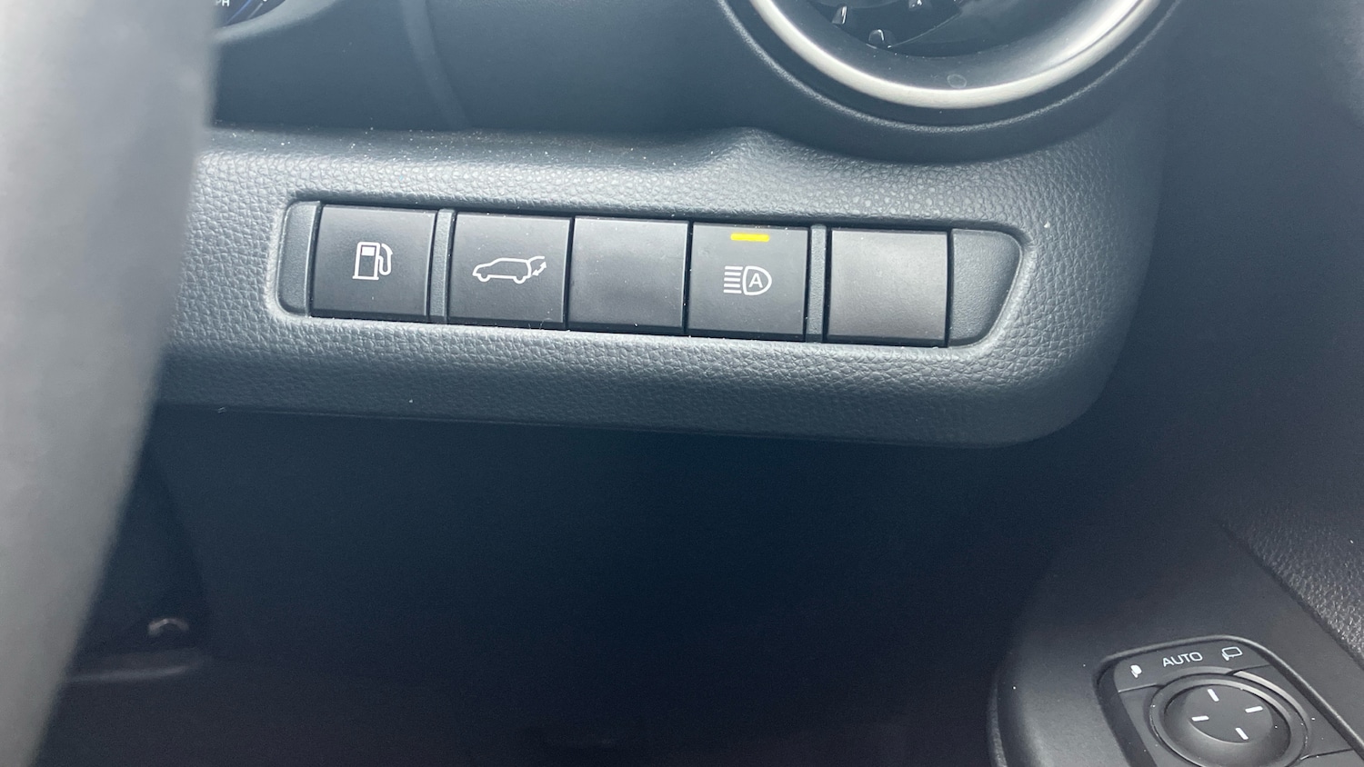 Used Toyota C-HR 2024 for sale - 77367476: Photo 46