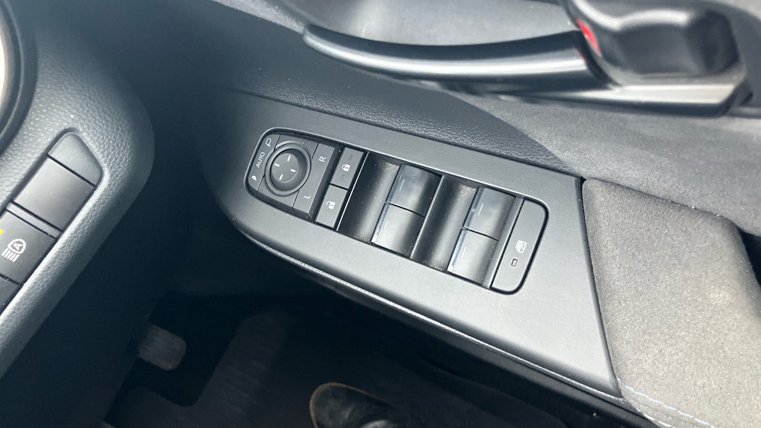 Used Toyota C-HR 2024 for sale - 77367476: Photo 47