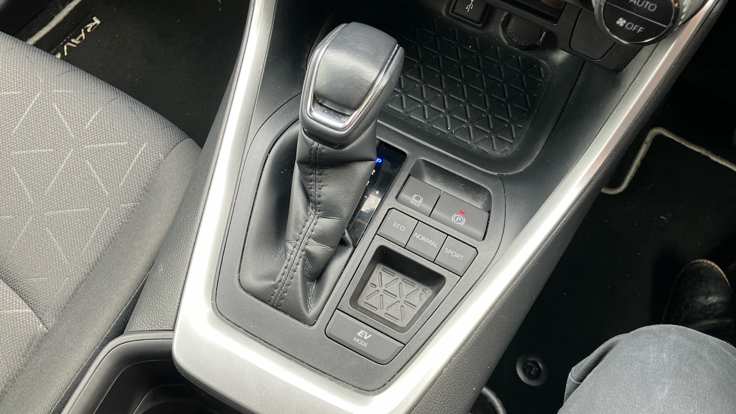 Used Toyota RAV4 2022 for sale - 76319532: Photo 50