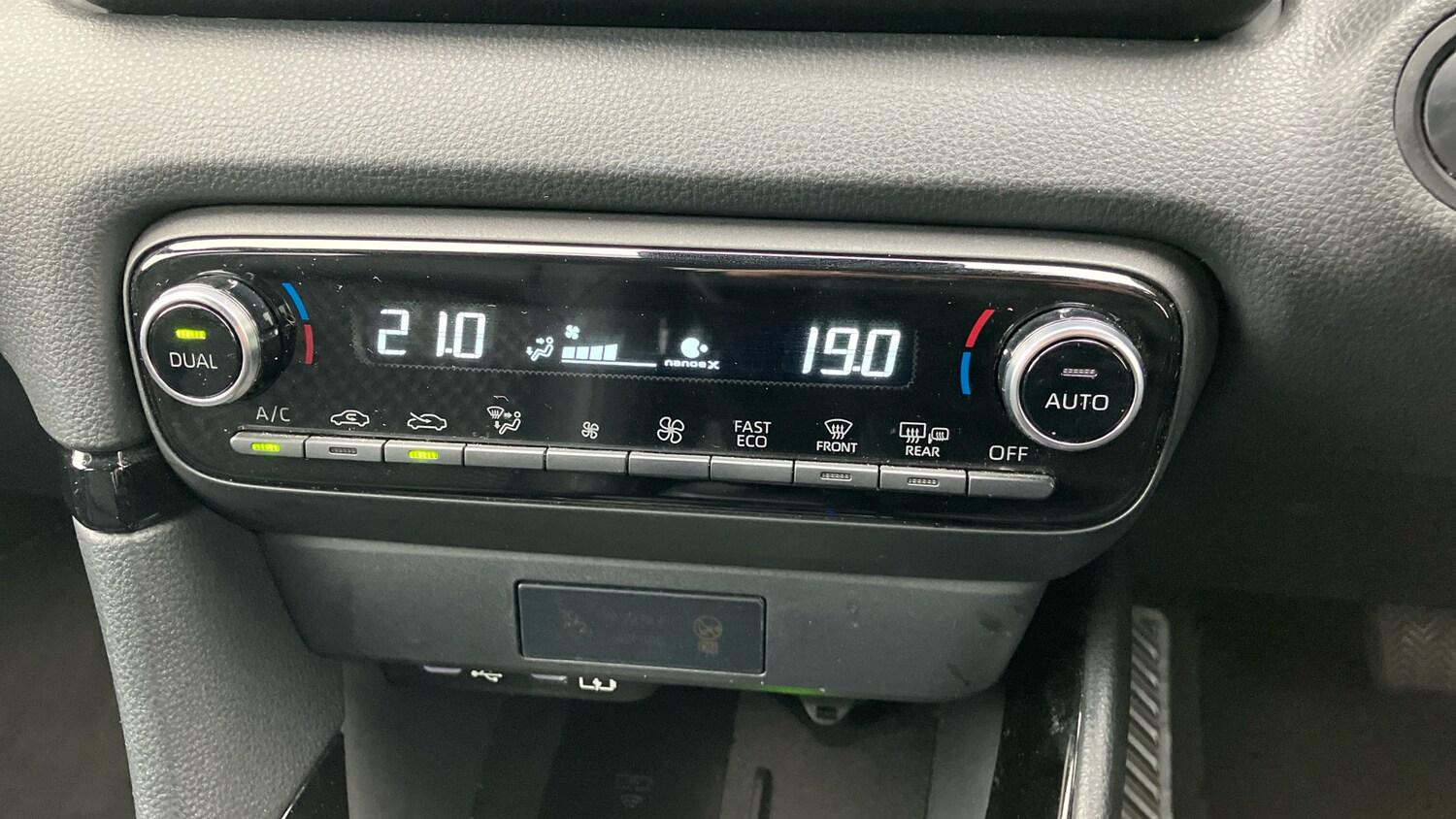 Used Toyota Yaris 2024 for sale - 76413230: Photo 51