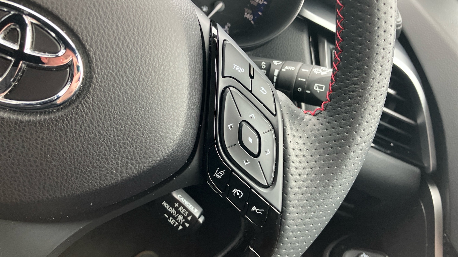 Used Toyota C-HR 2023 for sale - 77418216: Photo 43