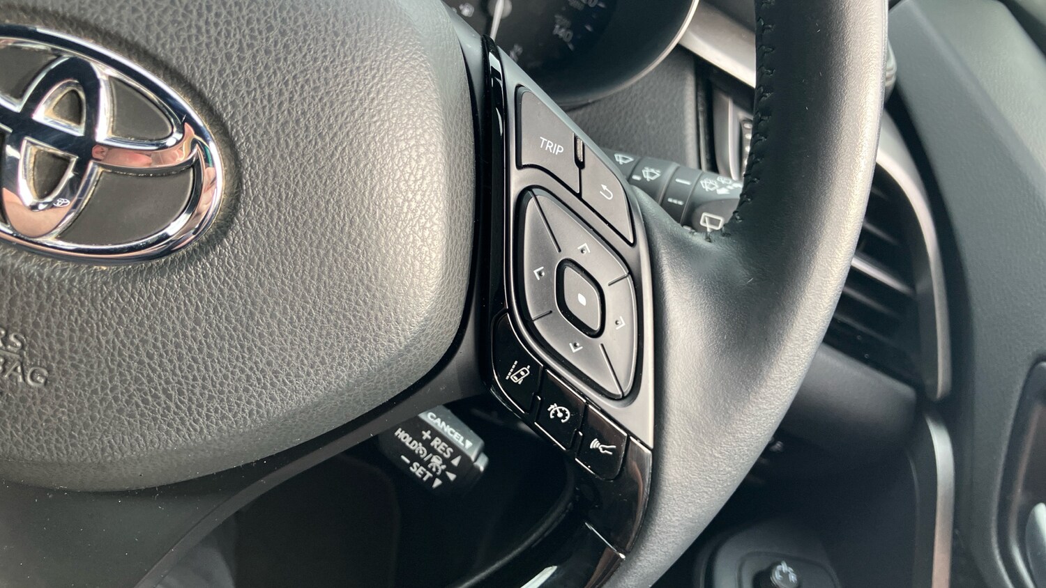 Used Toyota C-HR 2023 for sale - 78066614: Photo 42