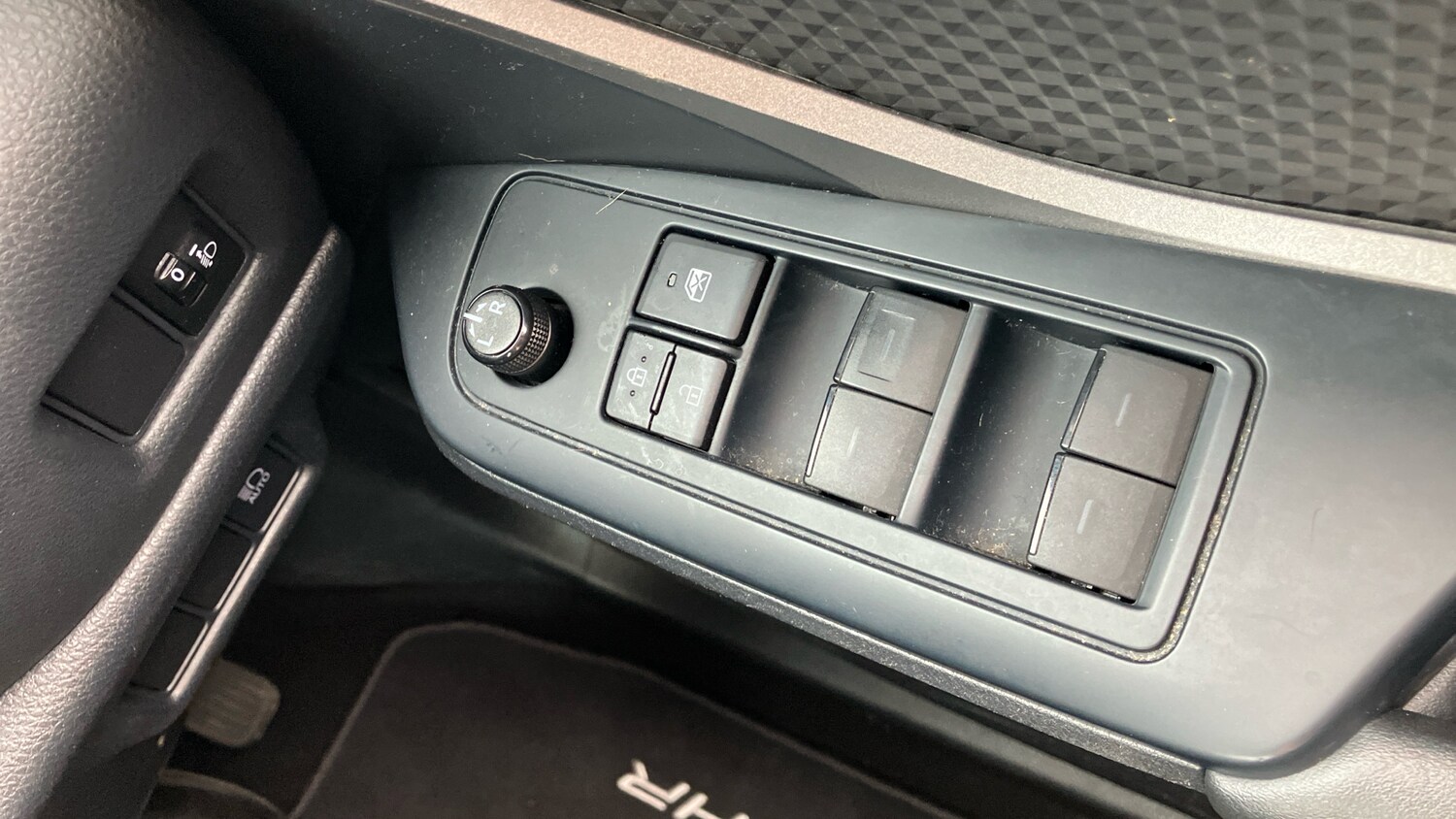 Used Toyota C-HR 2023 for sale - 78066614: Photo 44