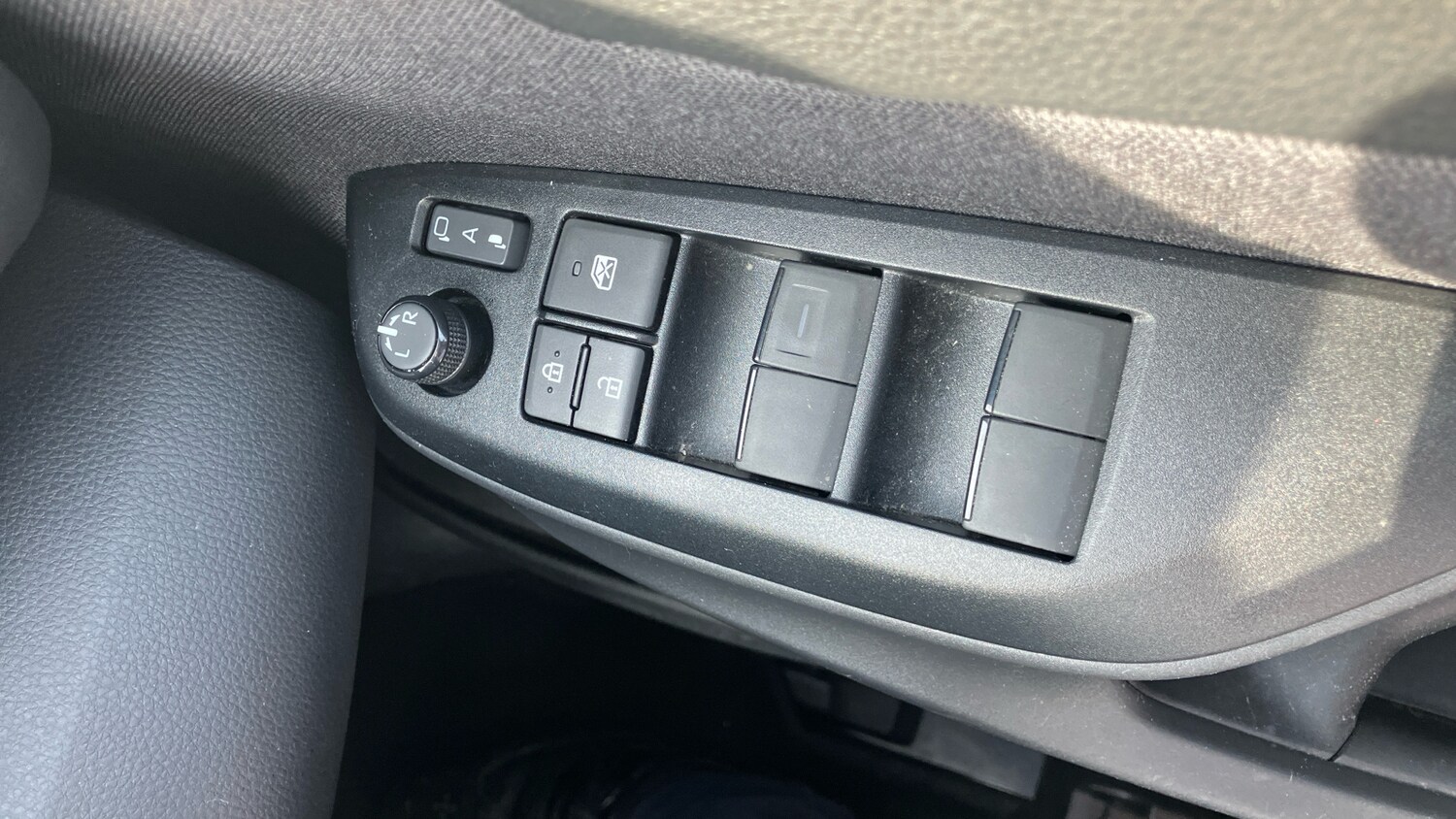 Used Toyota Yaris Cross 2024 for sale - 77963075: Photo 46