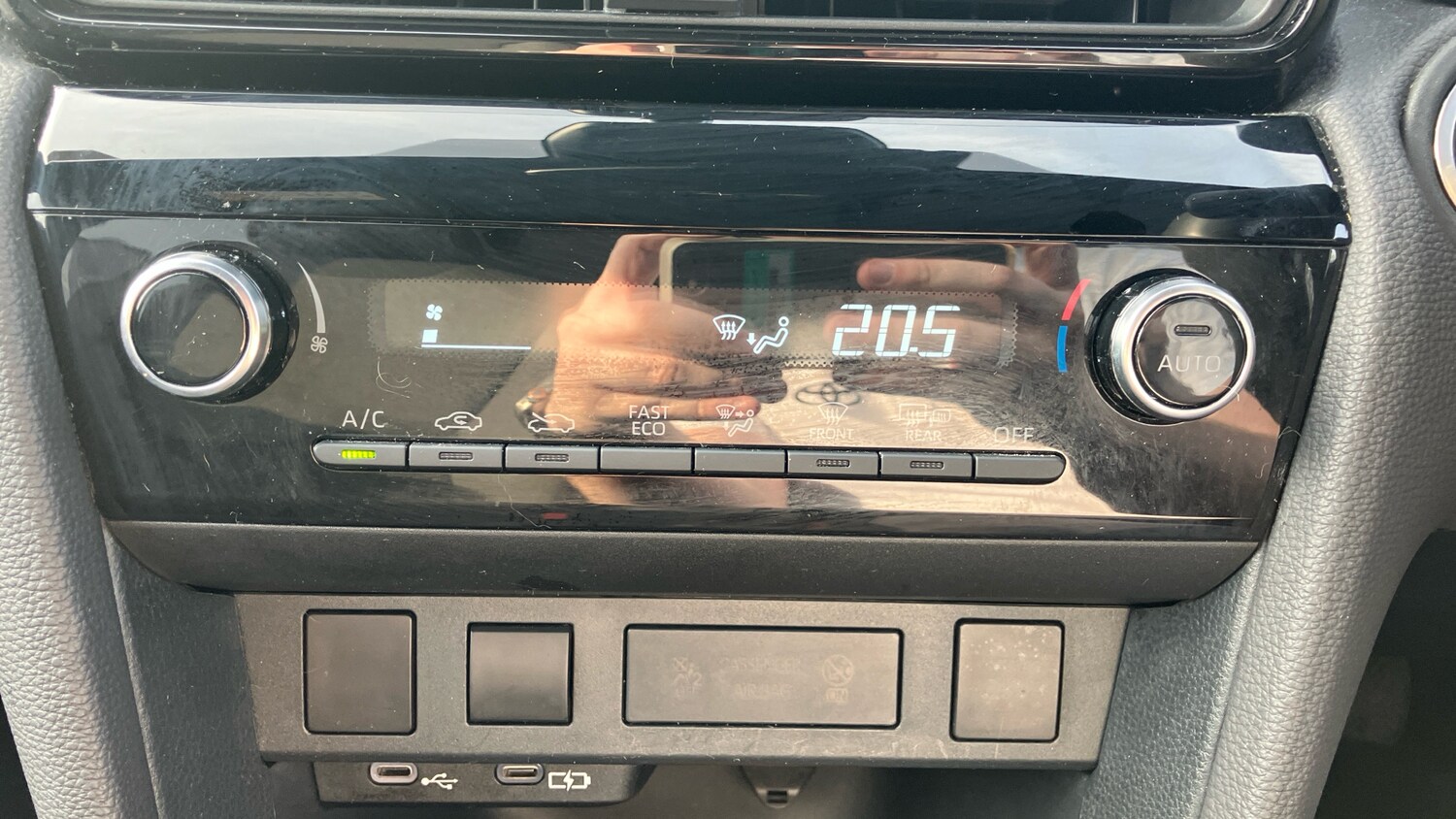 Used Toyota Yaris Cross 2024 for sale - 77963075: Photo 48